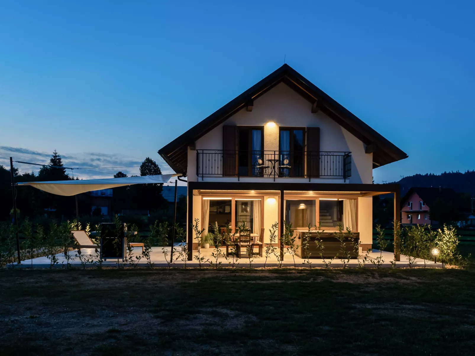 Mountain House Volta 1-Buiten