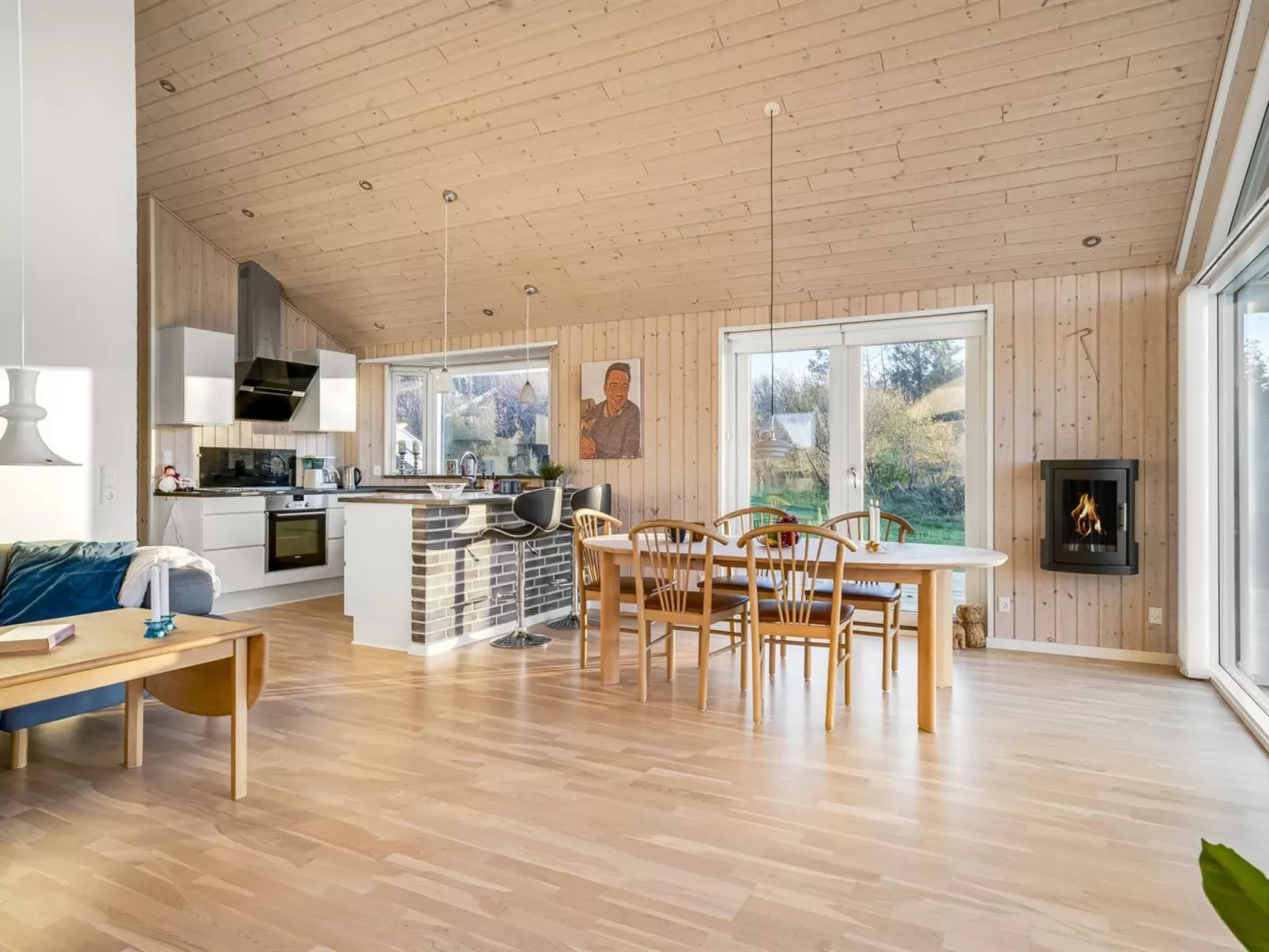 "Ilya" - 1.7km from the sea-Binnen