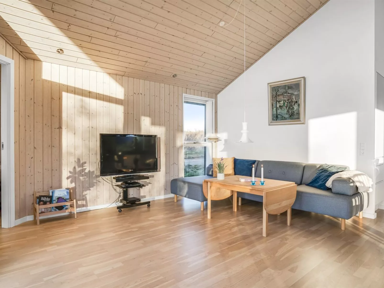 "Ilya" - 1.7km from the sea-Binnen