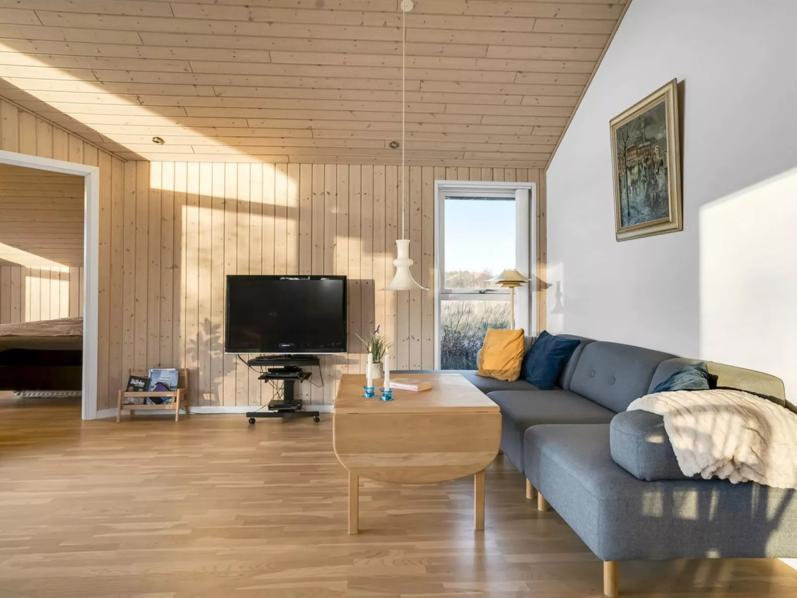"Ilya" - 1.7km from the sea-Binnen