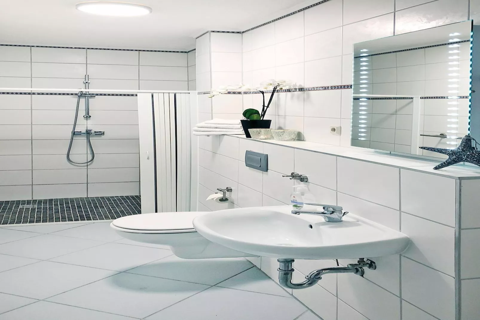 Reihenhaus groß 90 qm-Badkamer