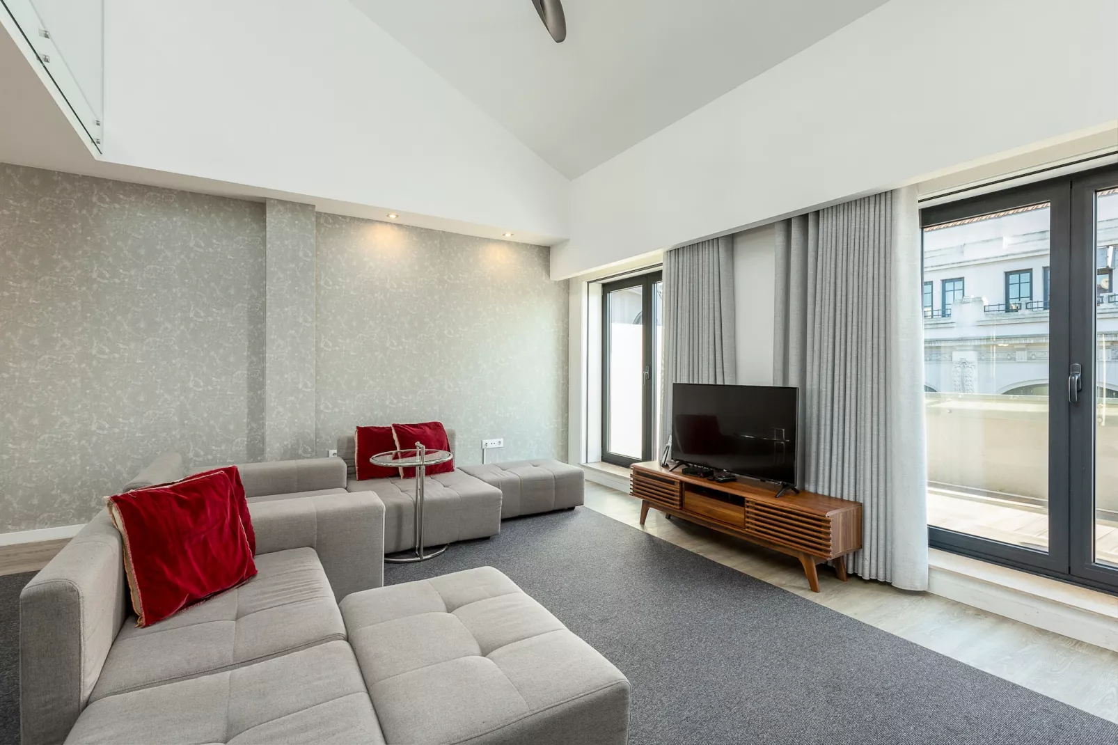 YOUROPO - Central-Woonkamer