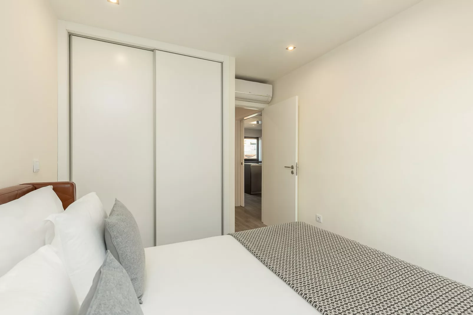 YOUROPO - Central-Slaapkamer