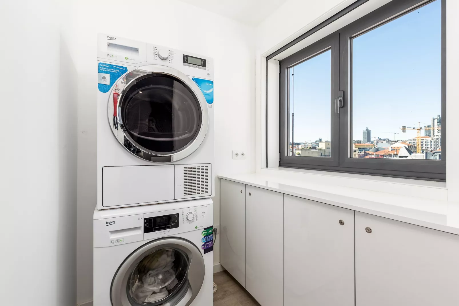 YOUROPO - Central-Badkamer