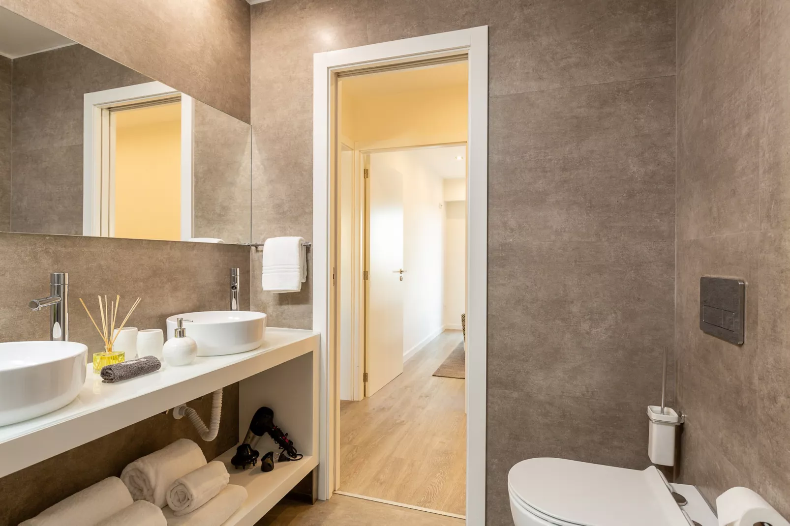 YOUROPO - Central-Badkamer