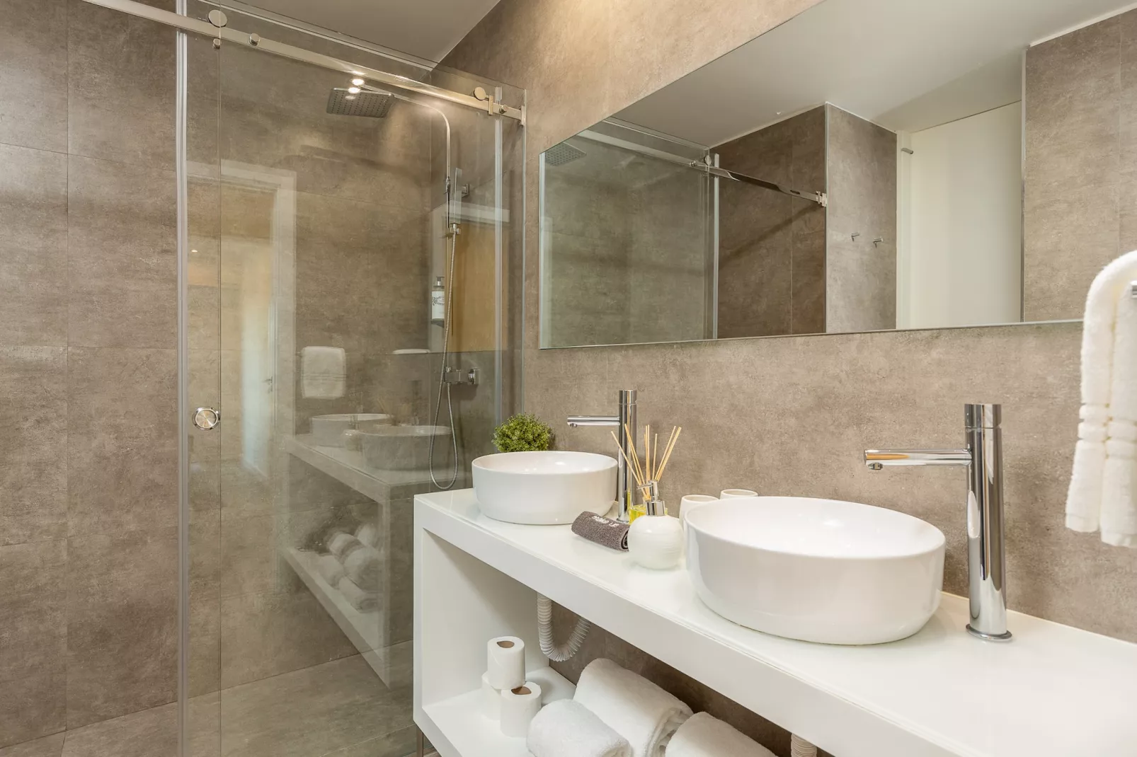 YOUROPO - Central-Badkamer