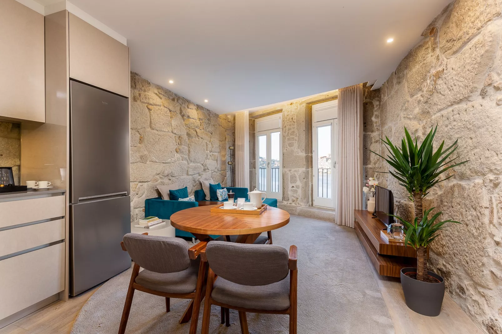 YOUROPO - Ribeira Gaia 2-Eetkamer