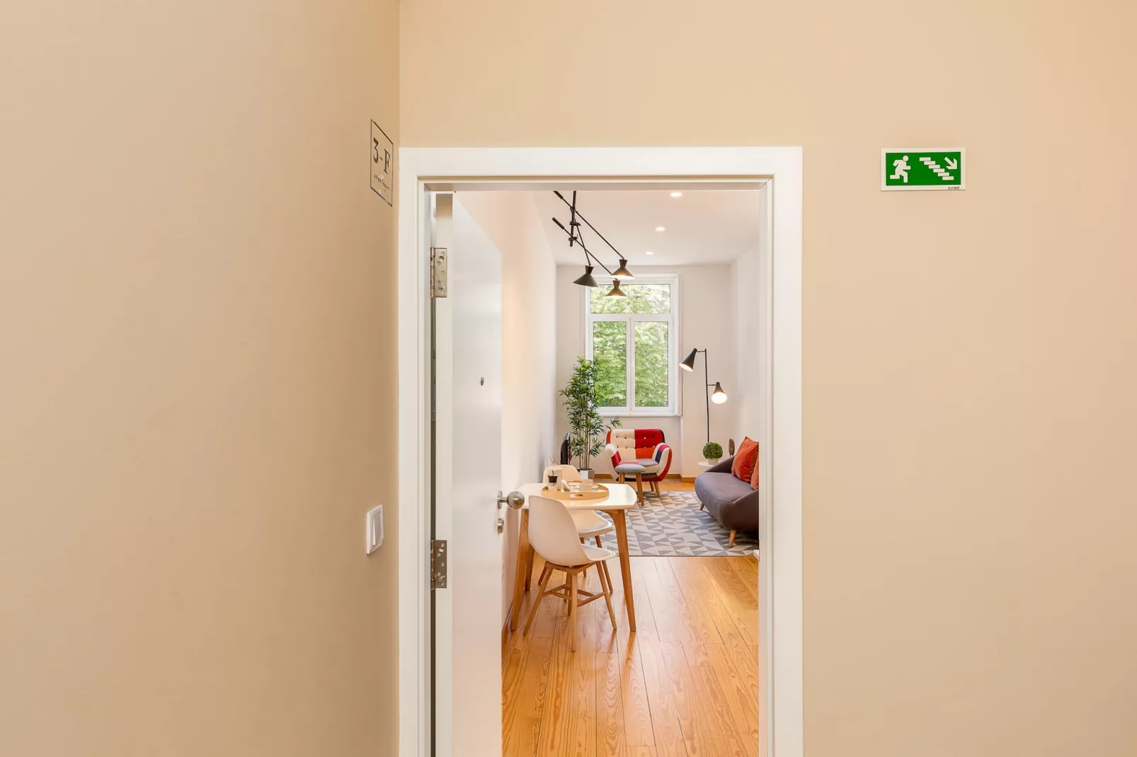YOUROPO - Cosy 3-Woonkamer