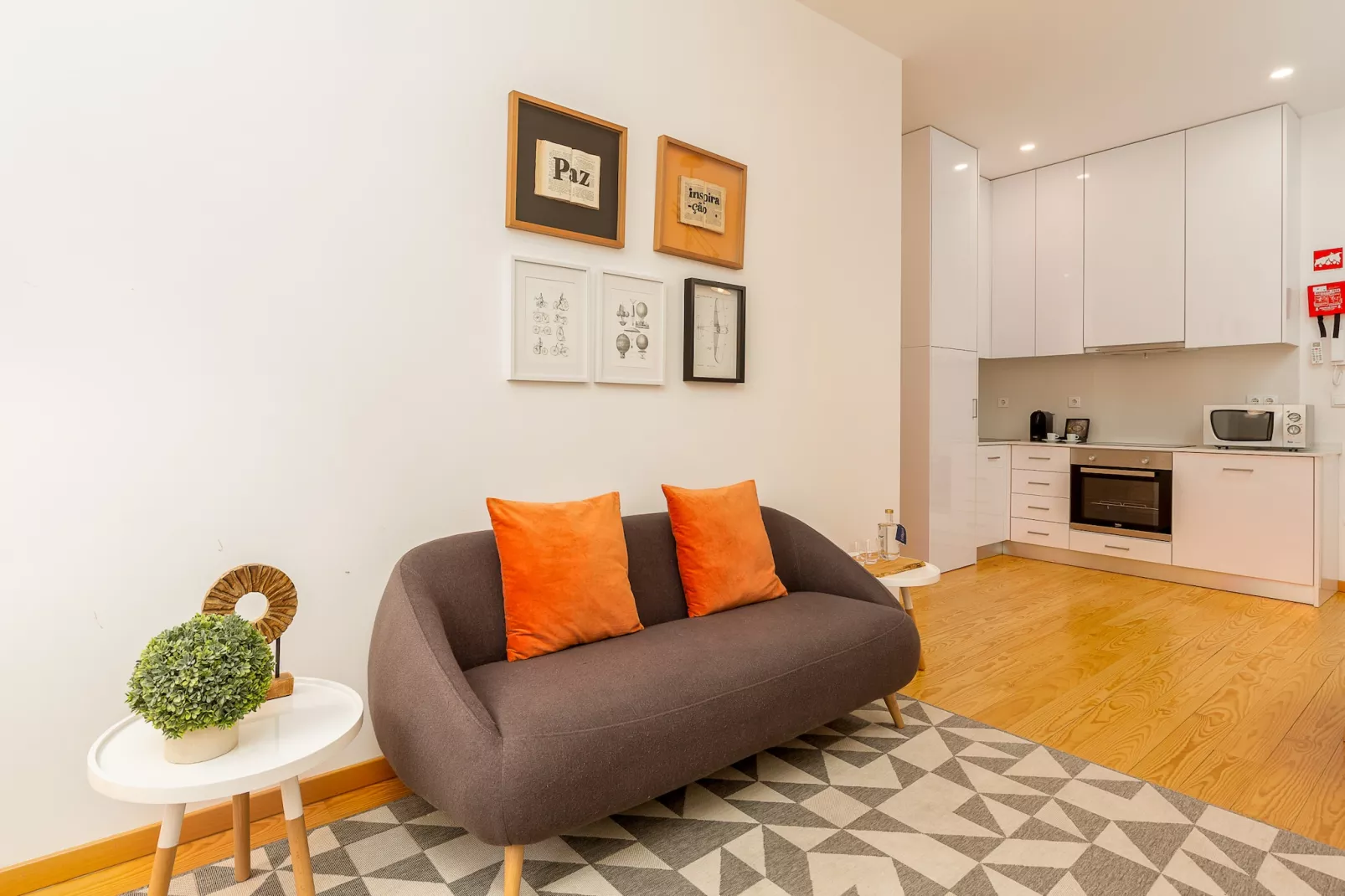 YOUROPO - Cosy 3-Woonkamer