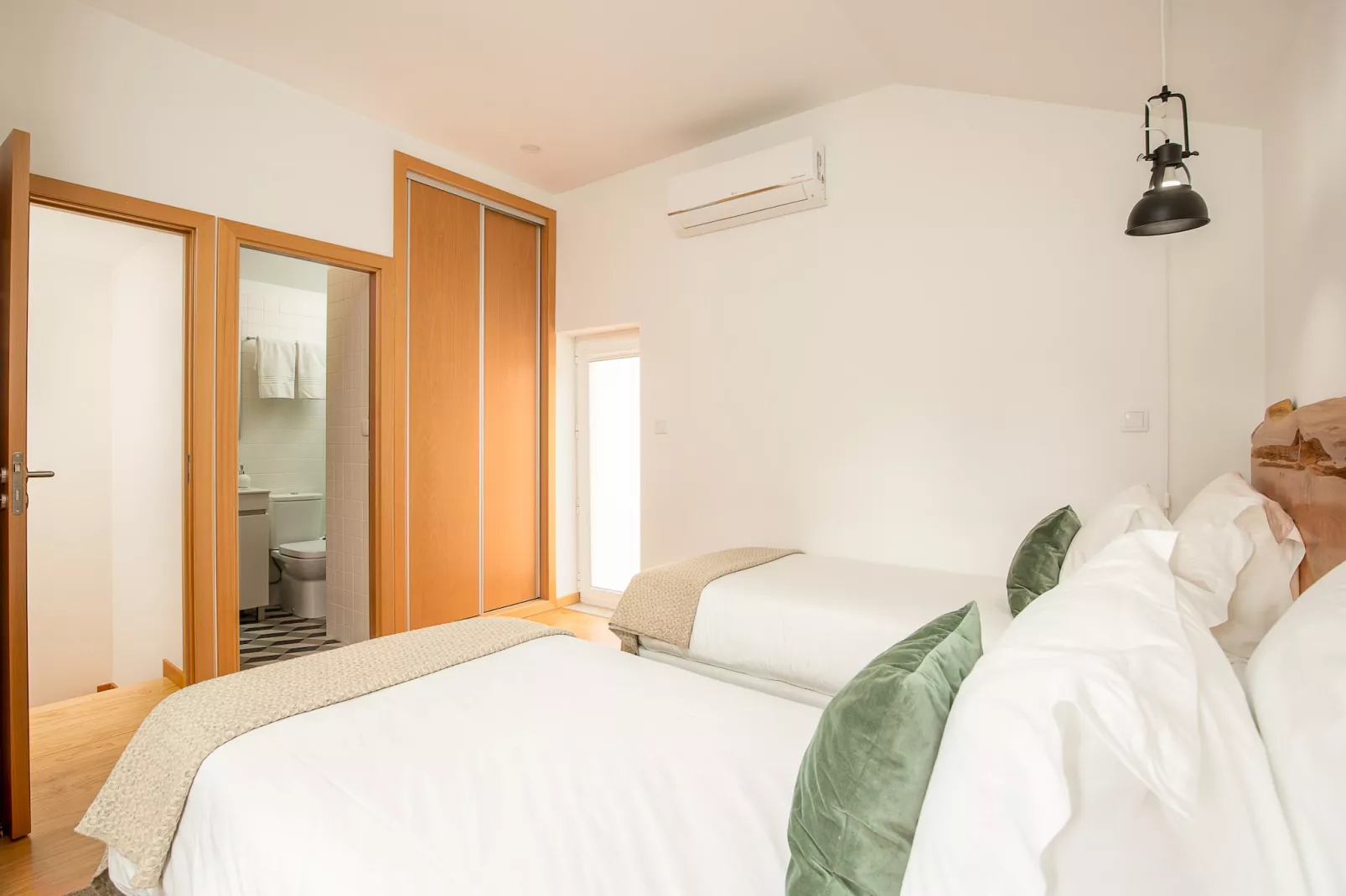 YOUROPO - Cosy 6-Slaapkamer