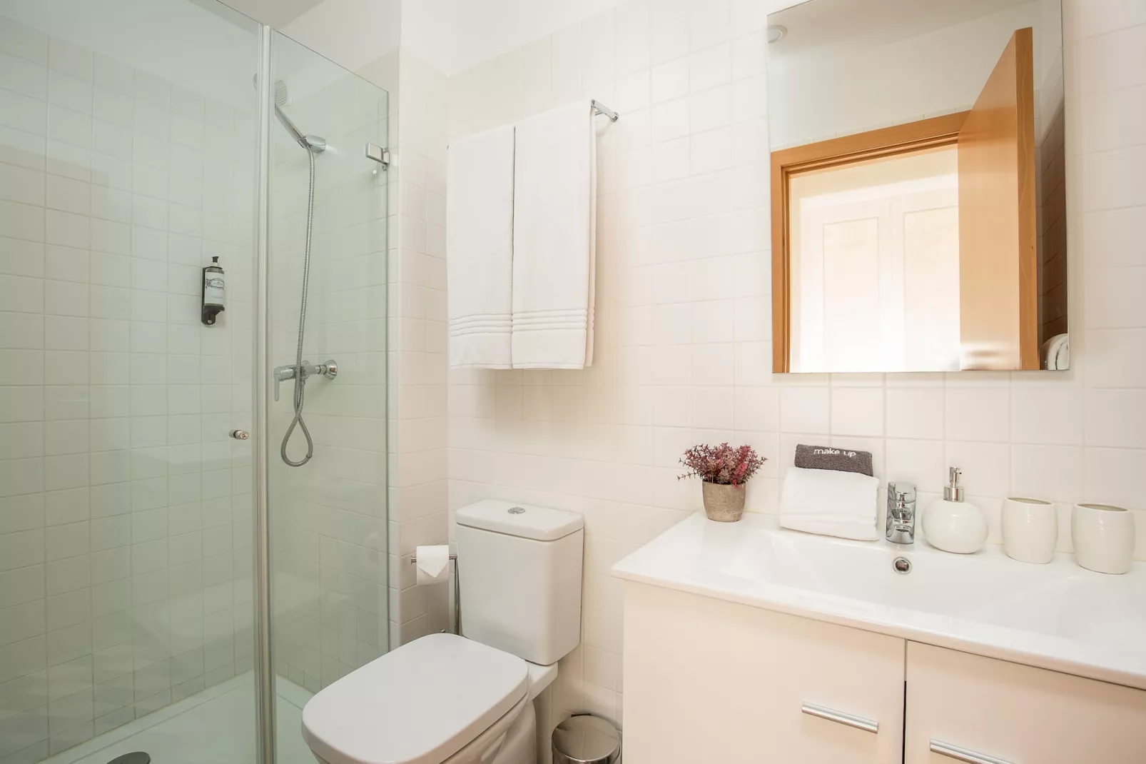 YOUROPO - Cosy 2-Badkamer