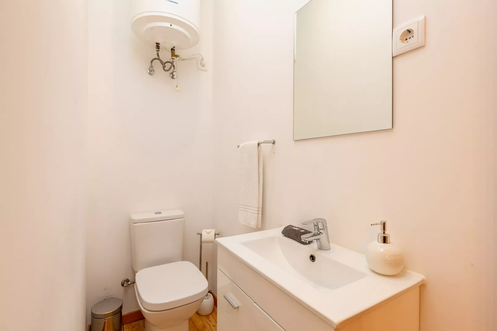 YOUROPO - Cosy 4-Badkamer