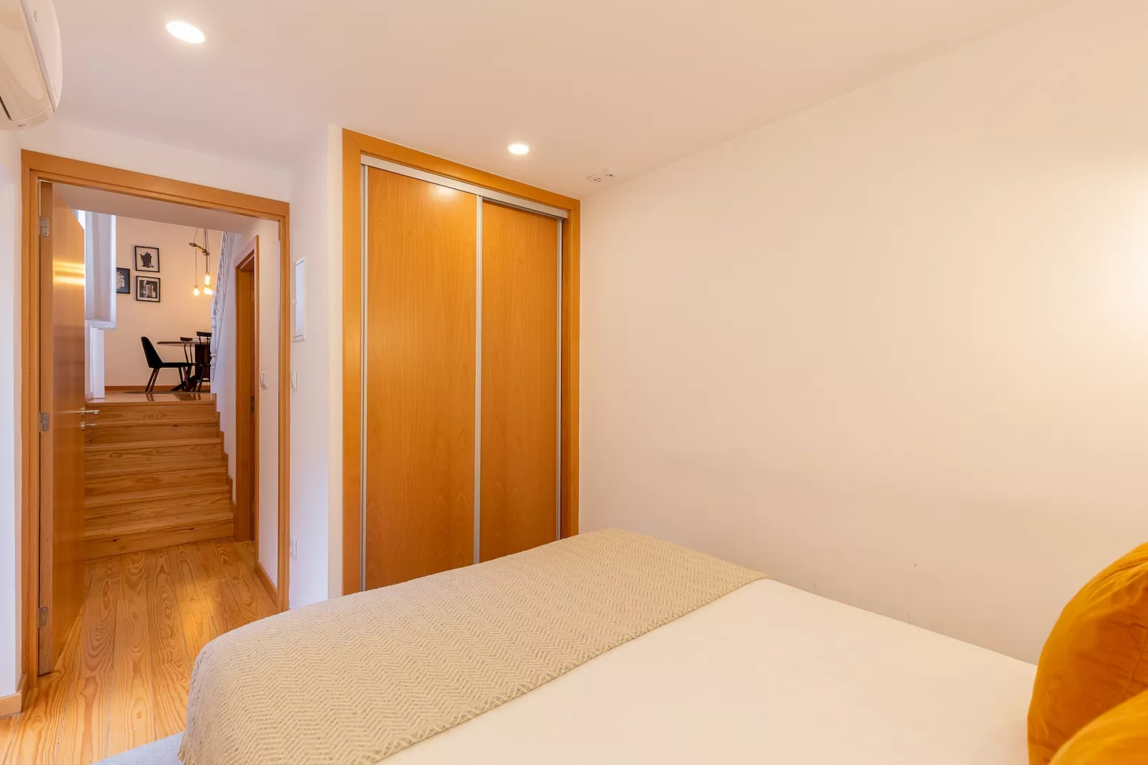 YOUROPO - Cosy 4-Slaapkamer