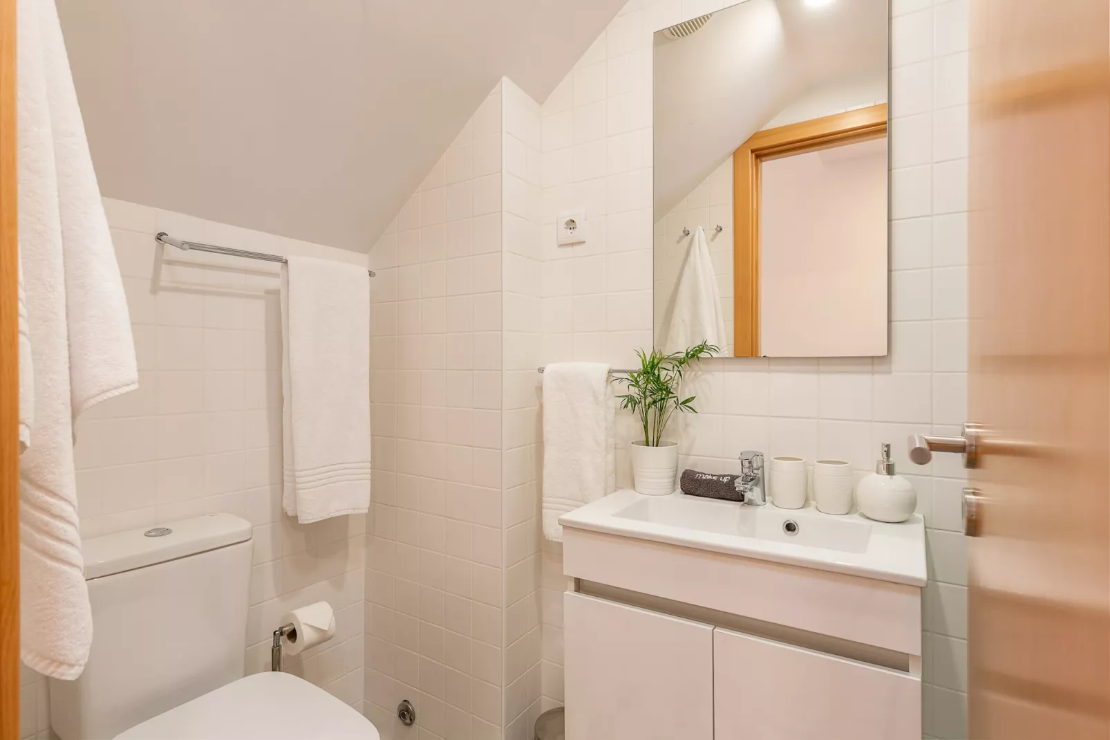 YOUROPO - Cosy 4-Badkamer