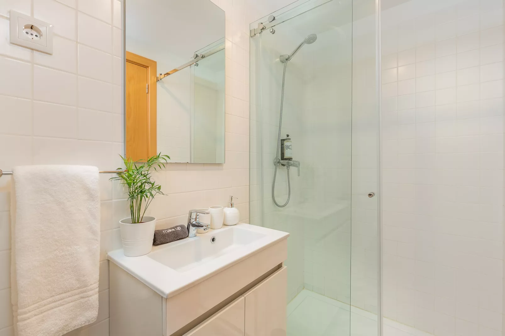 YOUROPO - Cosy 4-Badkamer