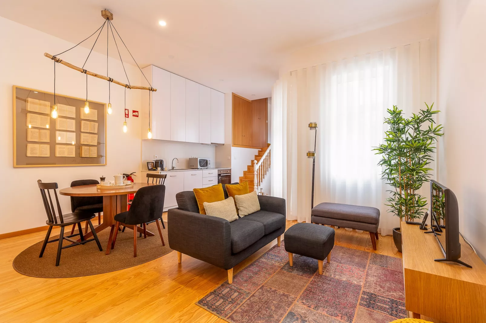YOUROPO - Cosy 4-Woonkamer