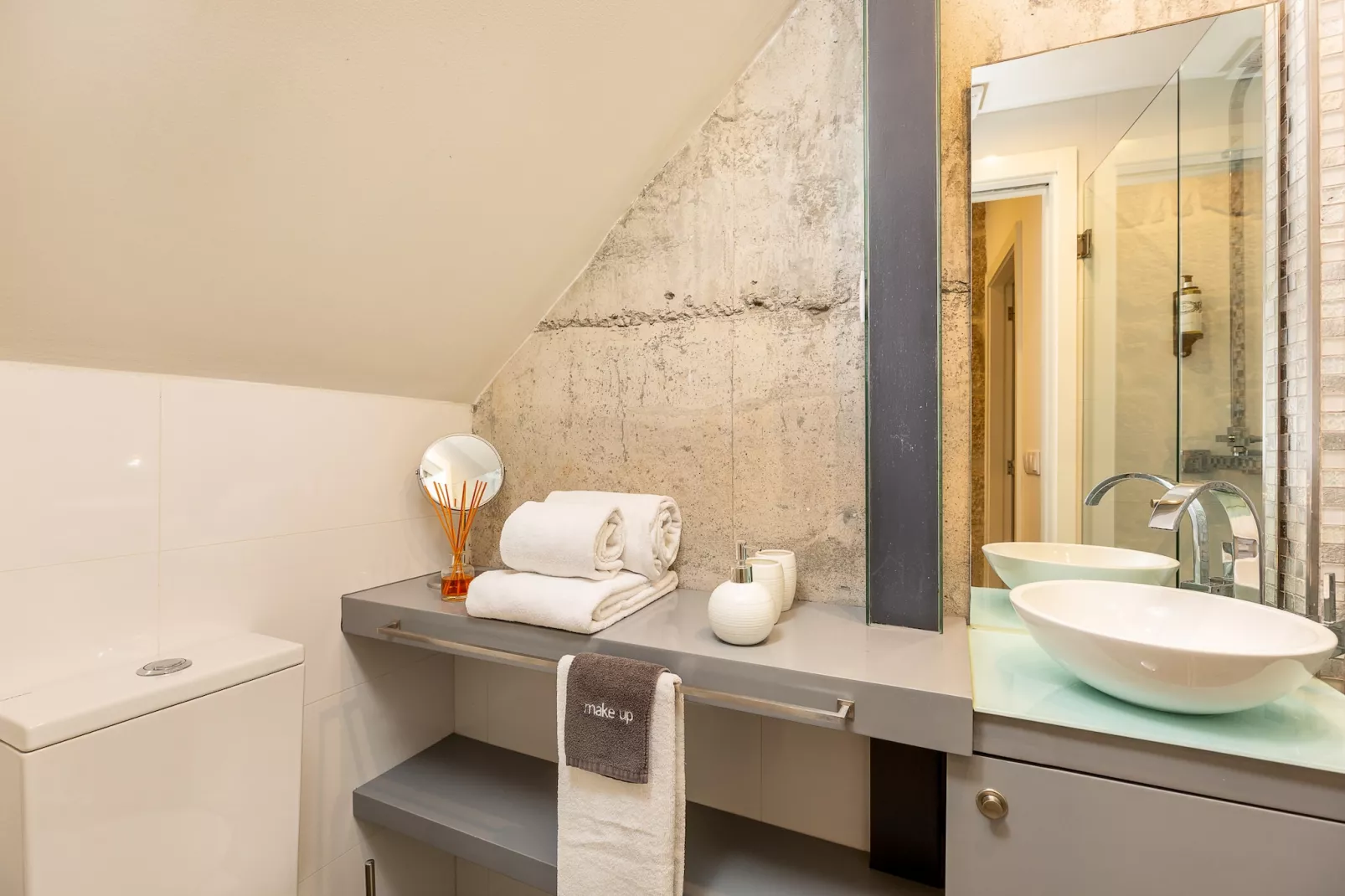 YOUROPO - Ribeira Porto 2-Badkamer