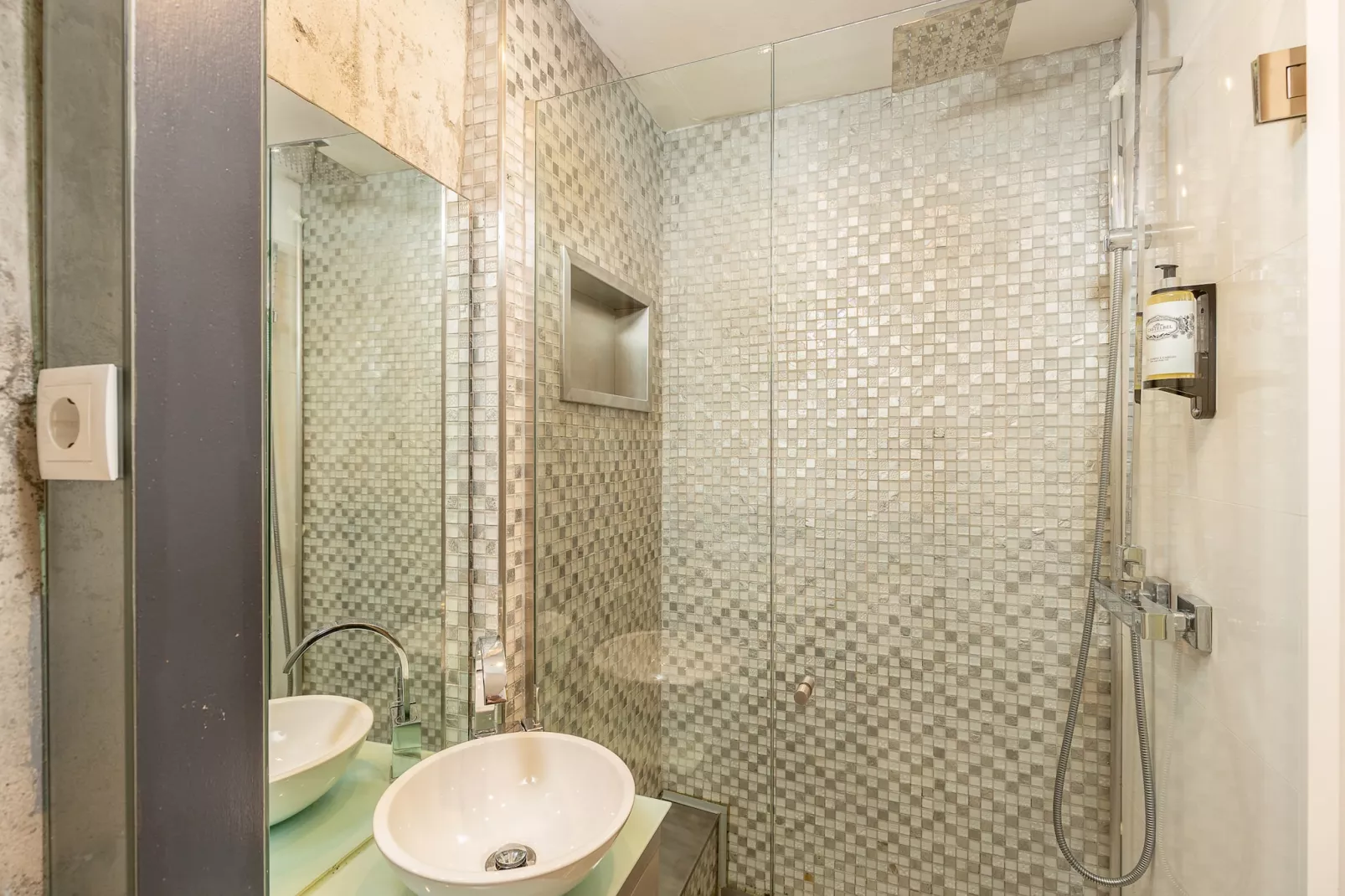 YOUROPO - Ribeira Porto 2-Badkamer