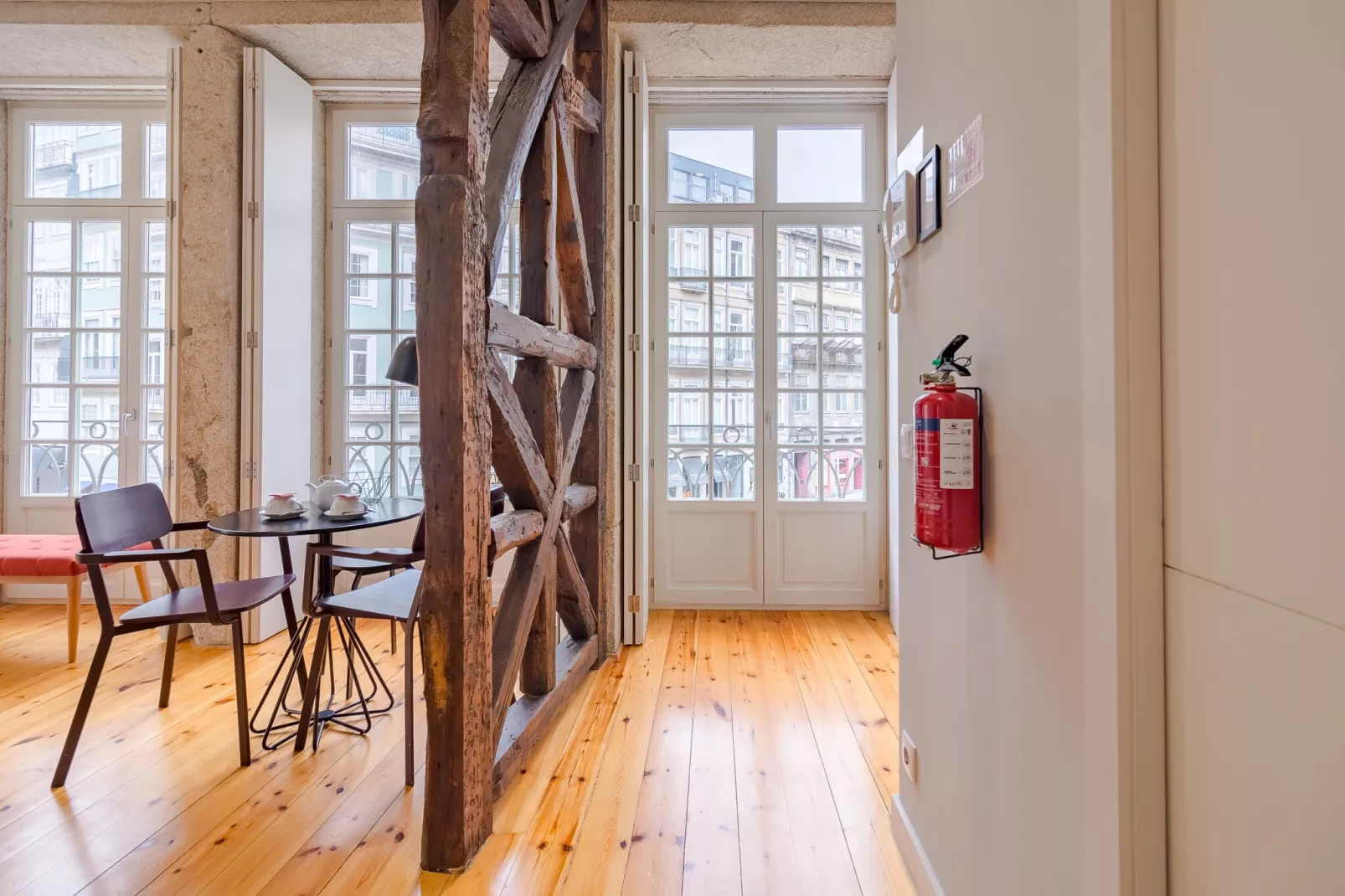 YOUROPO - City Center 2-Woonkamer