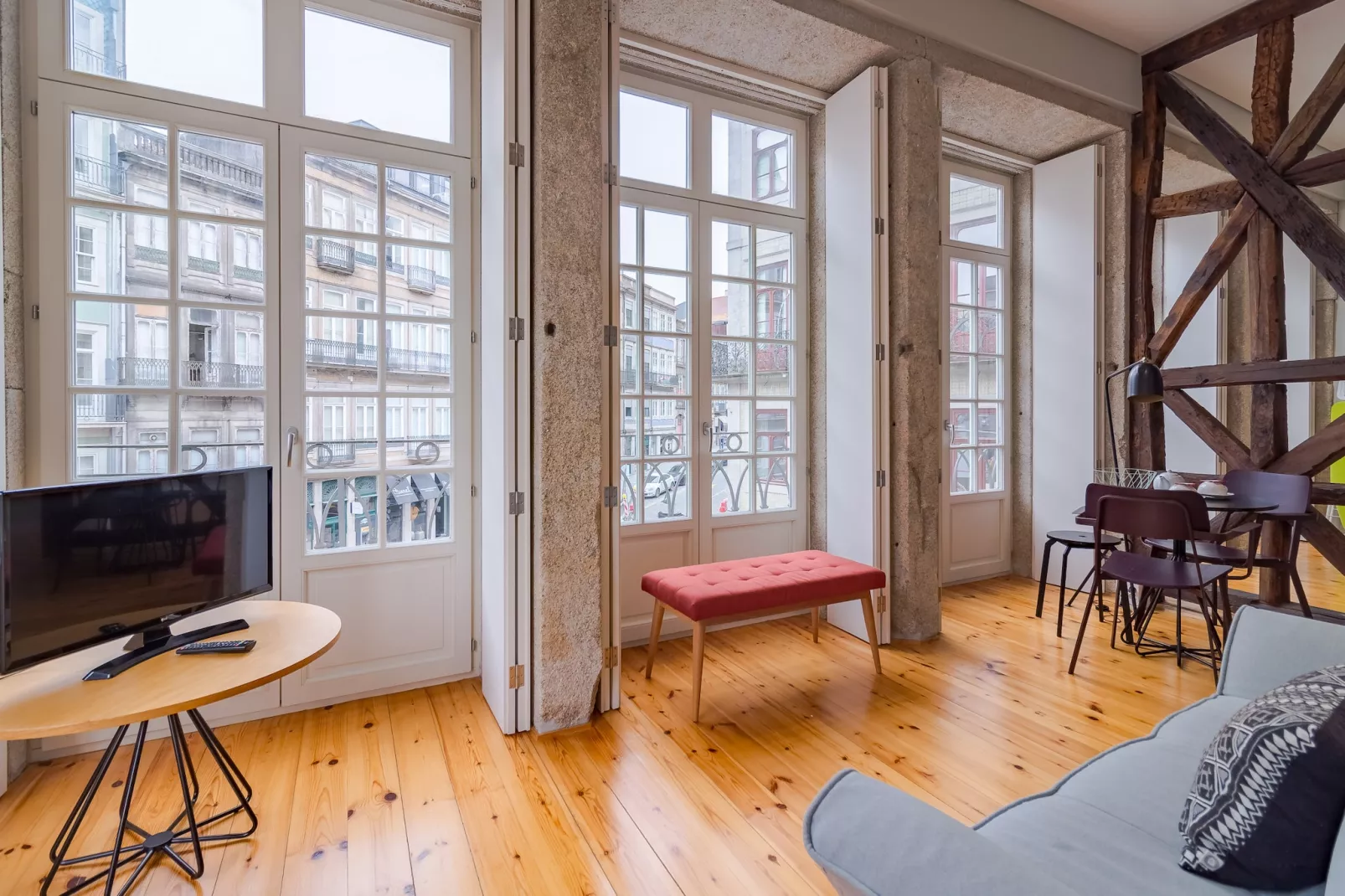 YOUROPO - City Center 2-Woonkamer
