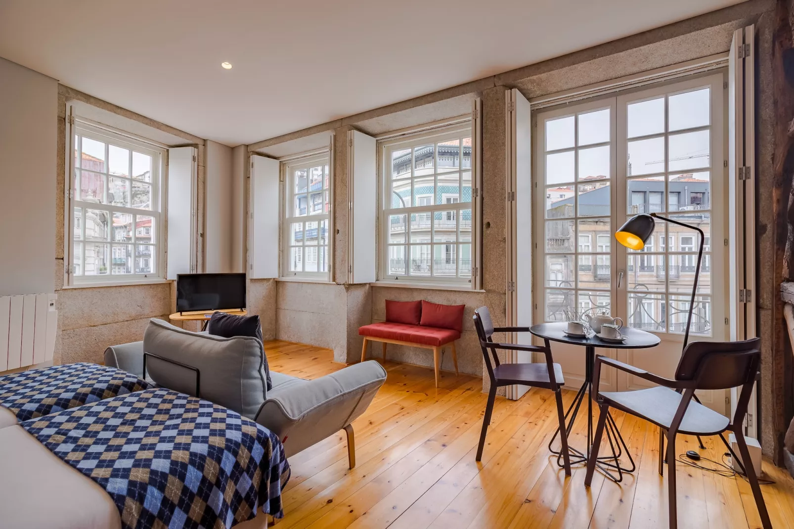 YOUROPO - City Center 4-Woonkamer