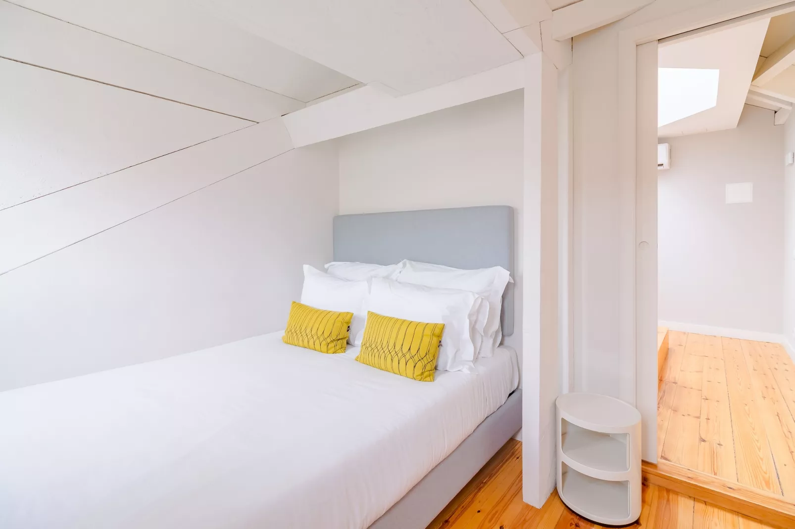 YOUROPO - City Center 5-Slaapkamer