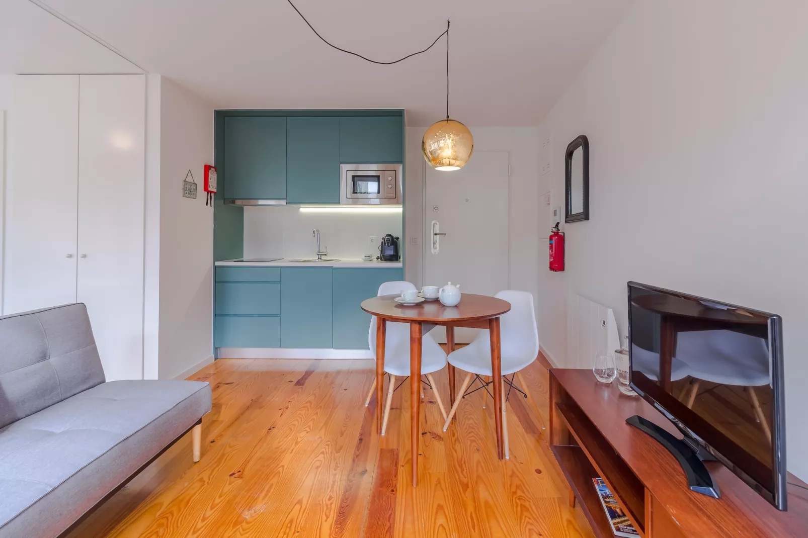 YOUROPO - The Tower 4T-Woonkamer
