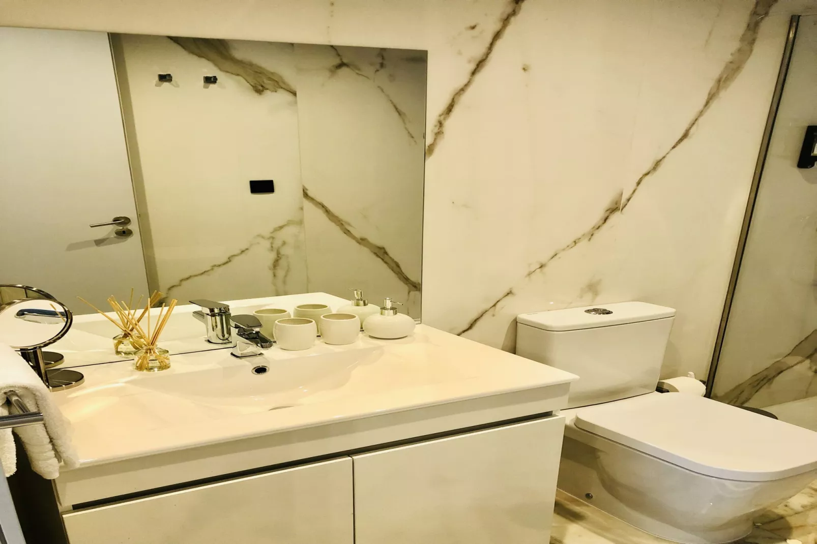YOUROPO - Downtown 3B-Badkamer