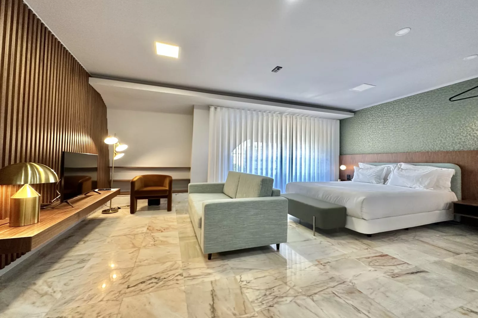 YOUROPO - Downtown 4A-Woonkamer