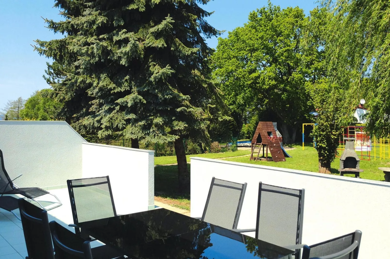 2-Raum-App klein 2 Erwachsene und  2 Kinder-Terrasbalkon