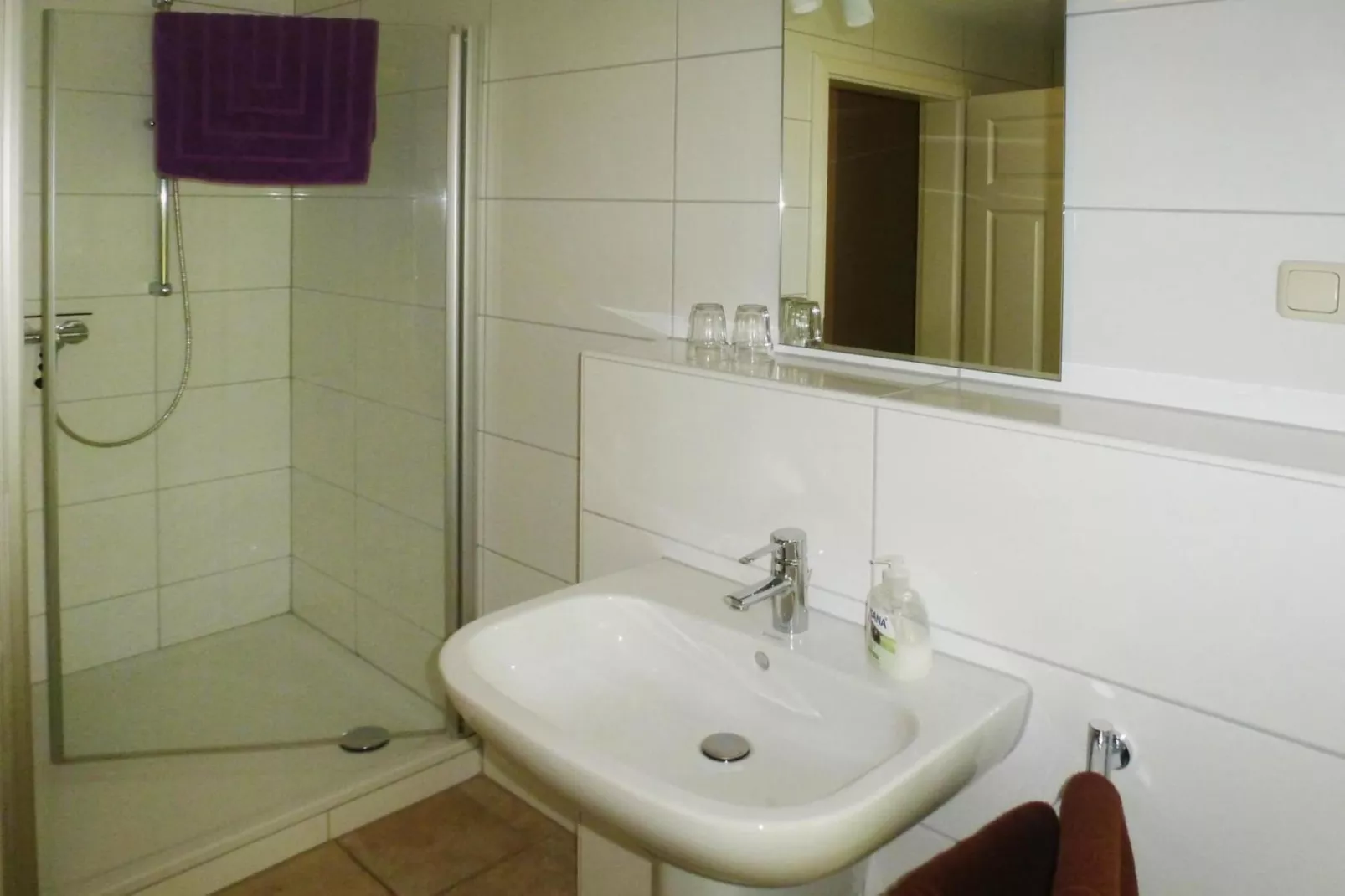 Ferienwohnung Süderschwei-Badkamer
