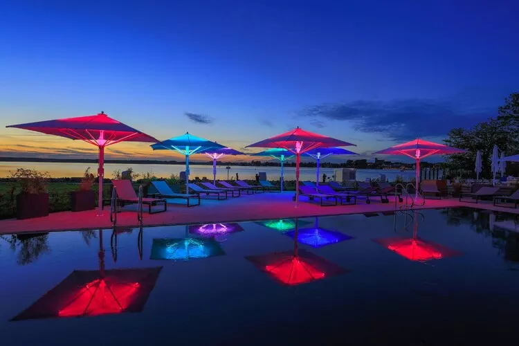 Apartments im MAREMÜRITZ Yachthafen Resort & Spa / Mare Grand Maisonette Suite 4 Personen-Zwembad