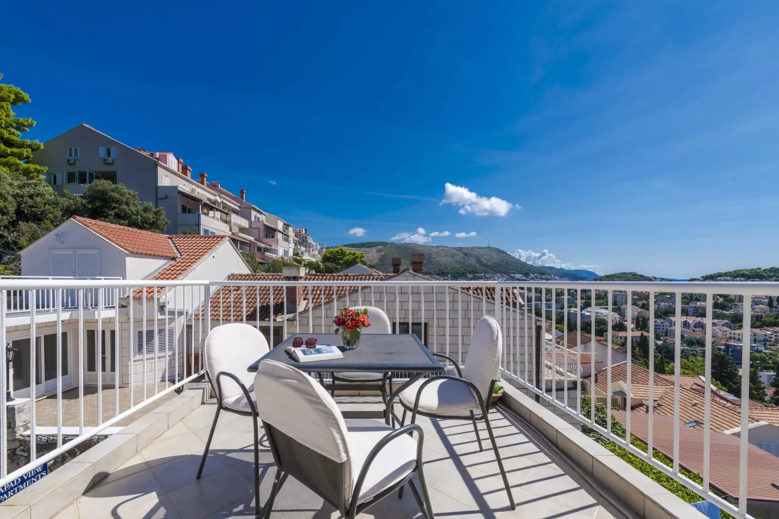 Green Hills Apartment - One Bedroom Apartment with Balcony and Sea View-Terrasbalkon