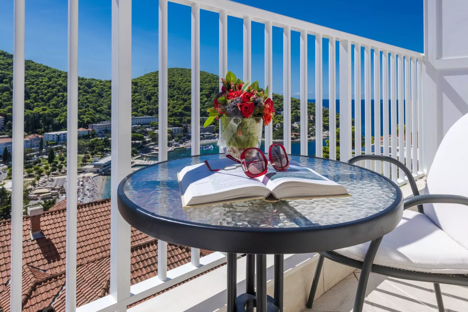 Green Hills Apartment - One Bedroom Apartment with Balcony and Sea View-Terrasbalkon
