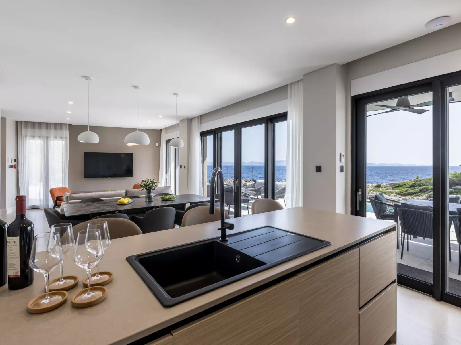 Luxury Villa Mare-Binnen