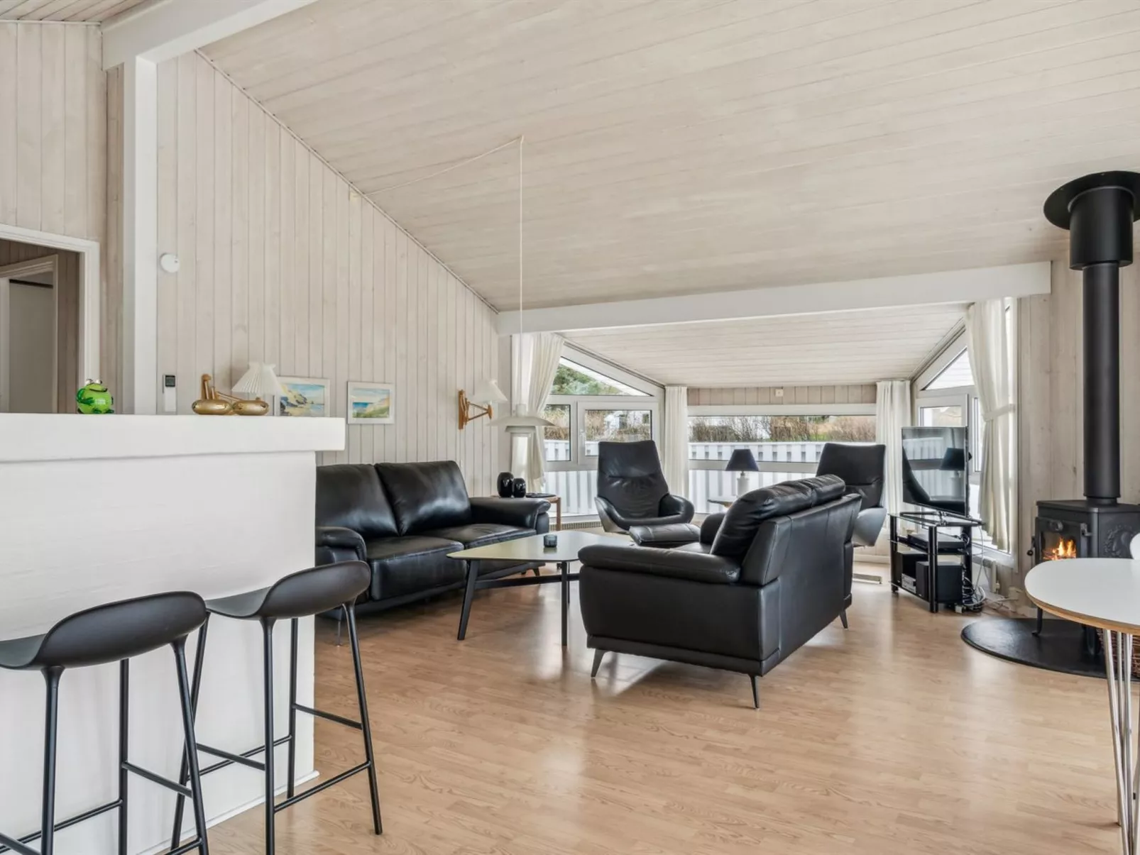"Henri" - 1.2km from the sea-Binnen