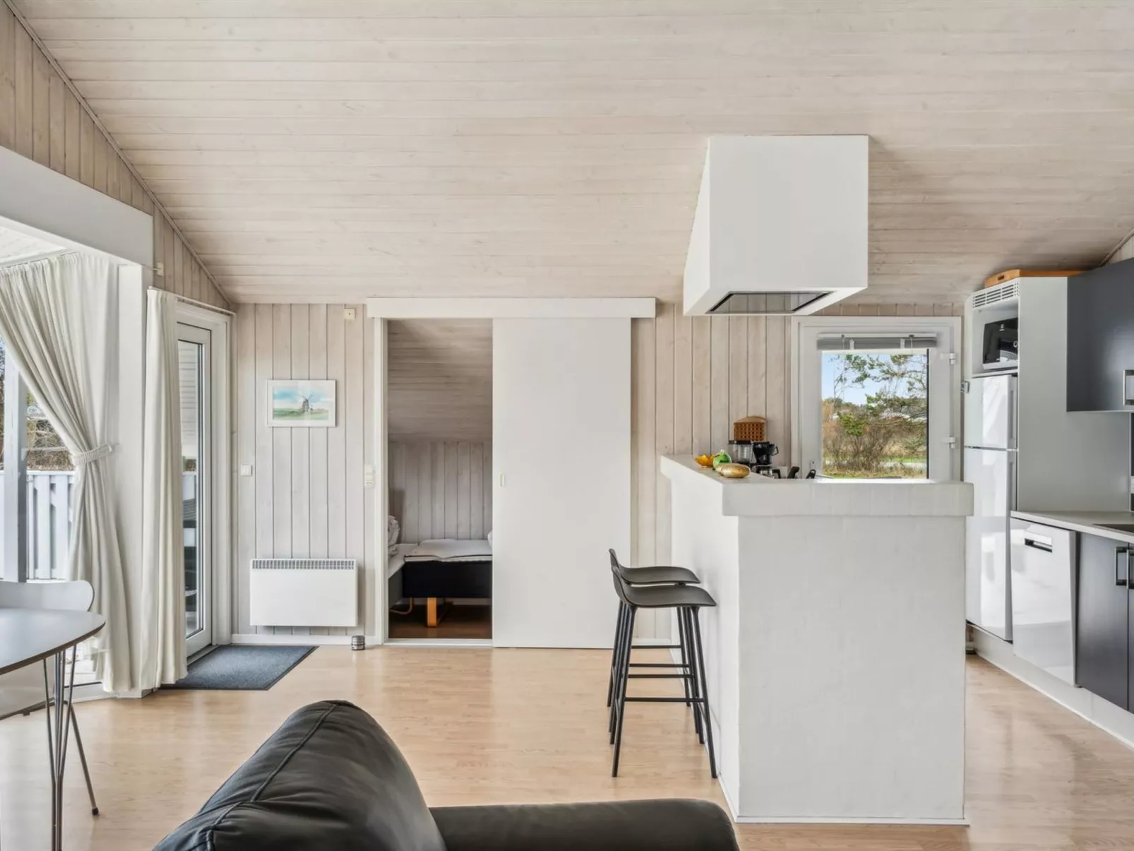 "Henri" - 1.2km from the sea-Binnen