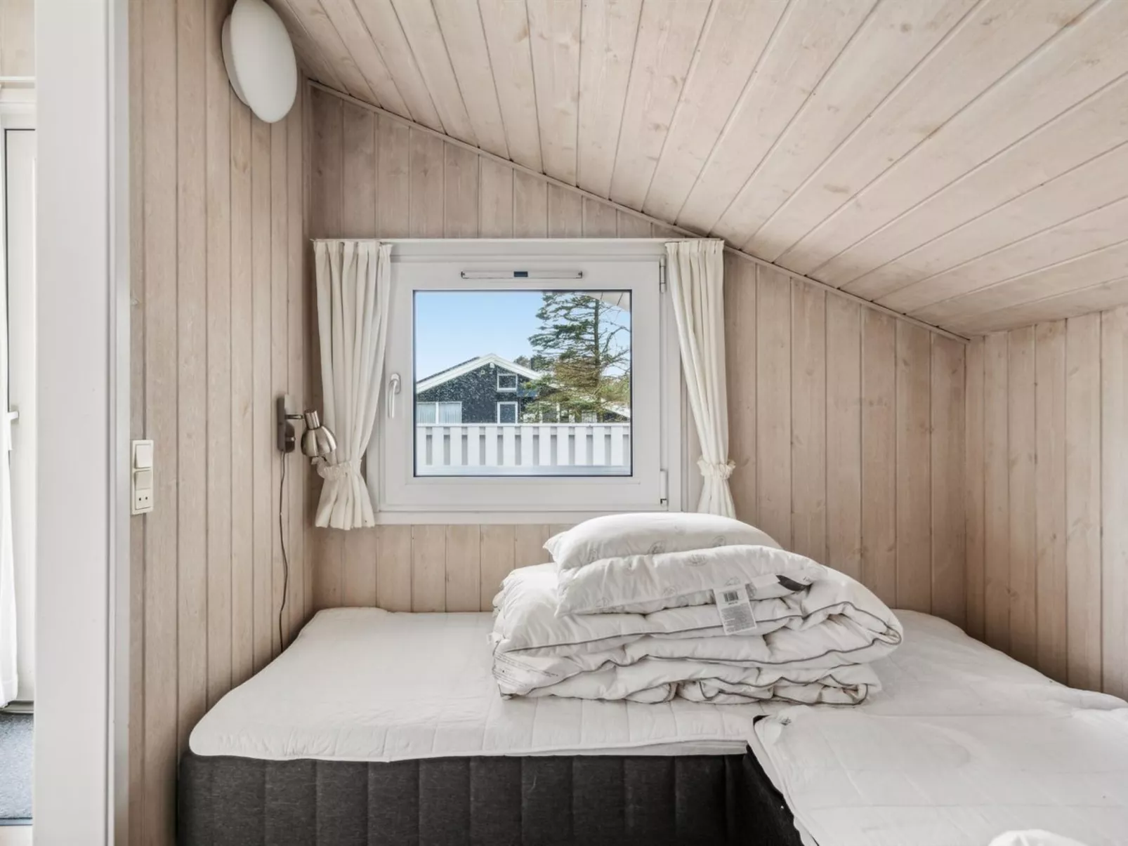 "Henri" - 1.2km from the sea-Binnen