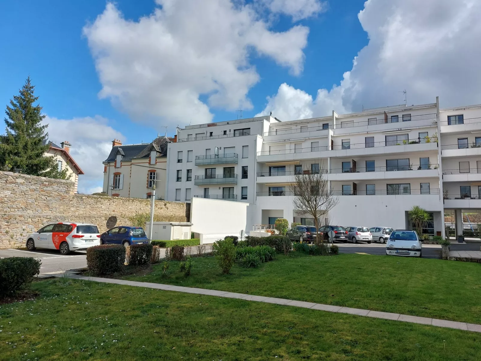 T2 avec balcon,calme et près du port-Buiten
