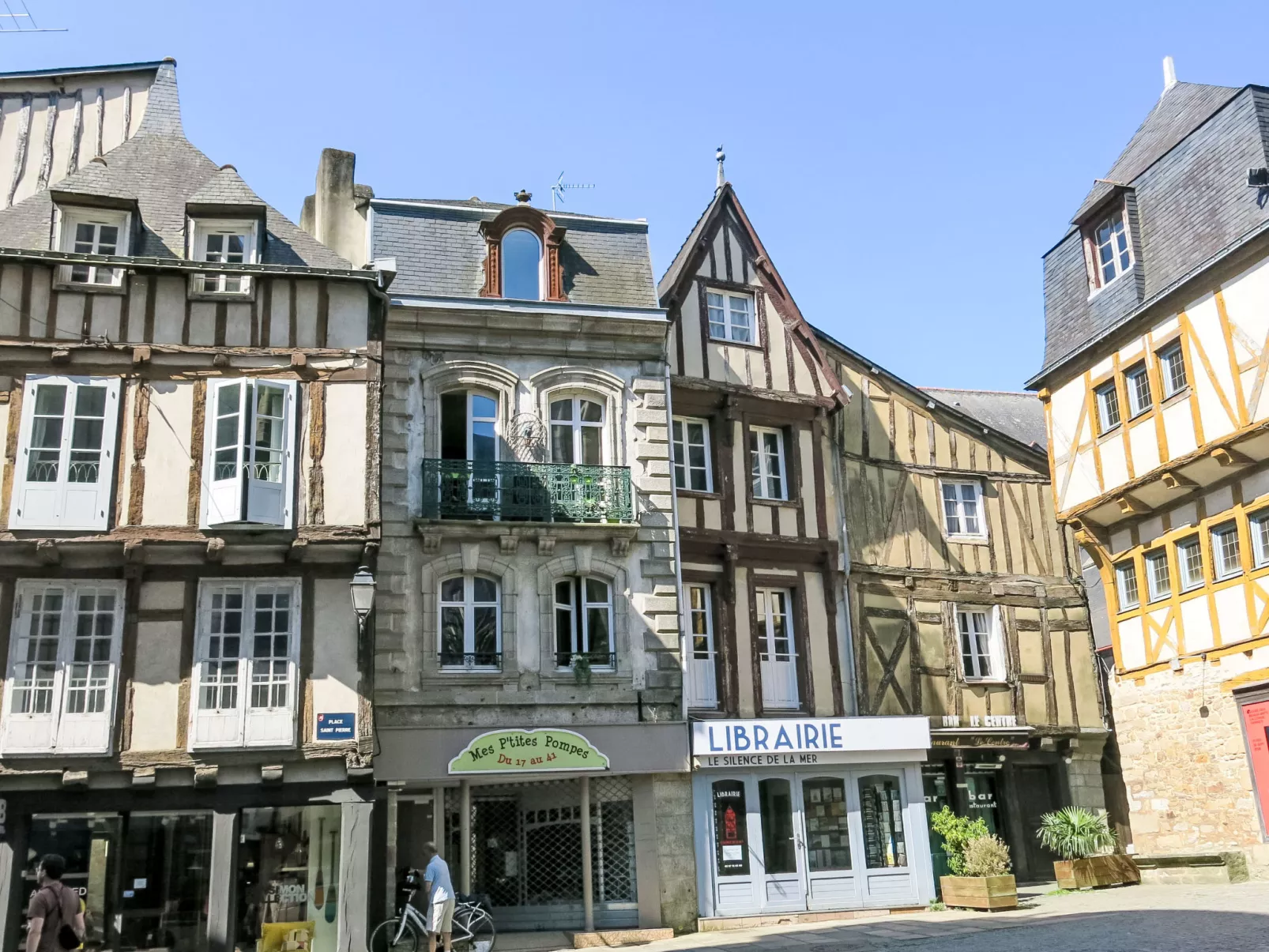 T2 avec balcon,calme et près du port-Buiten