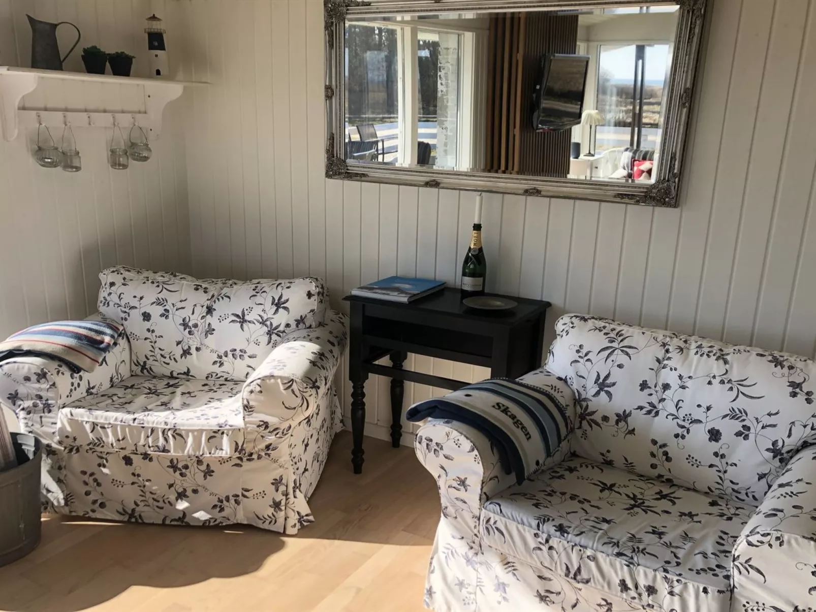 "Jaike" -  from the sea-Binnen