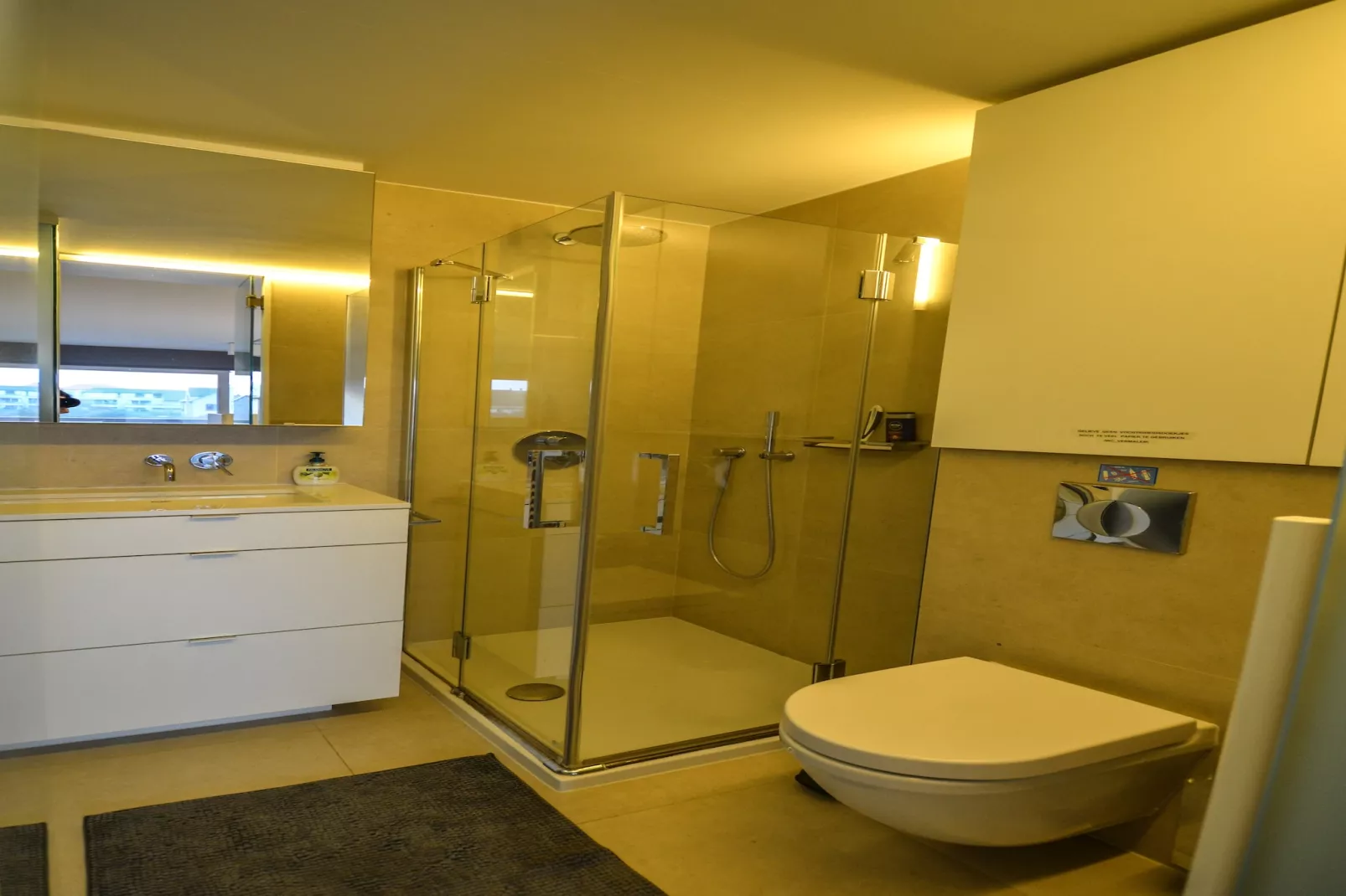 PLAZA I/0825-Badkamer