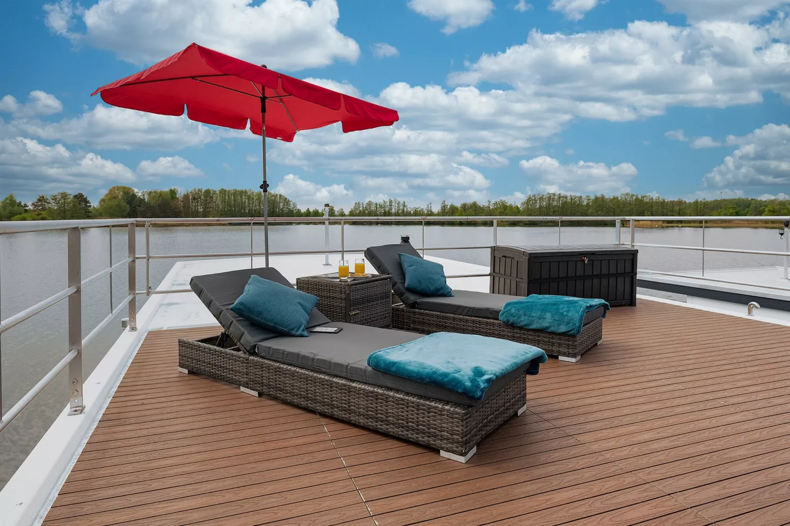 Hausboot in Zehdenick-Terrasbalkon