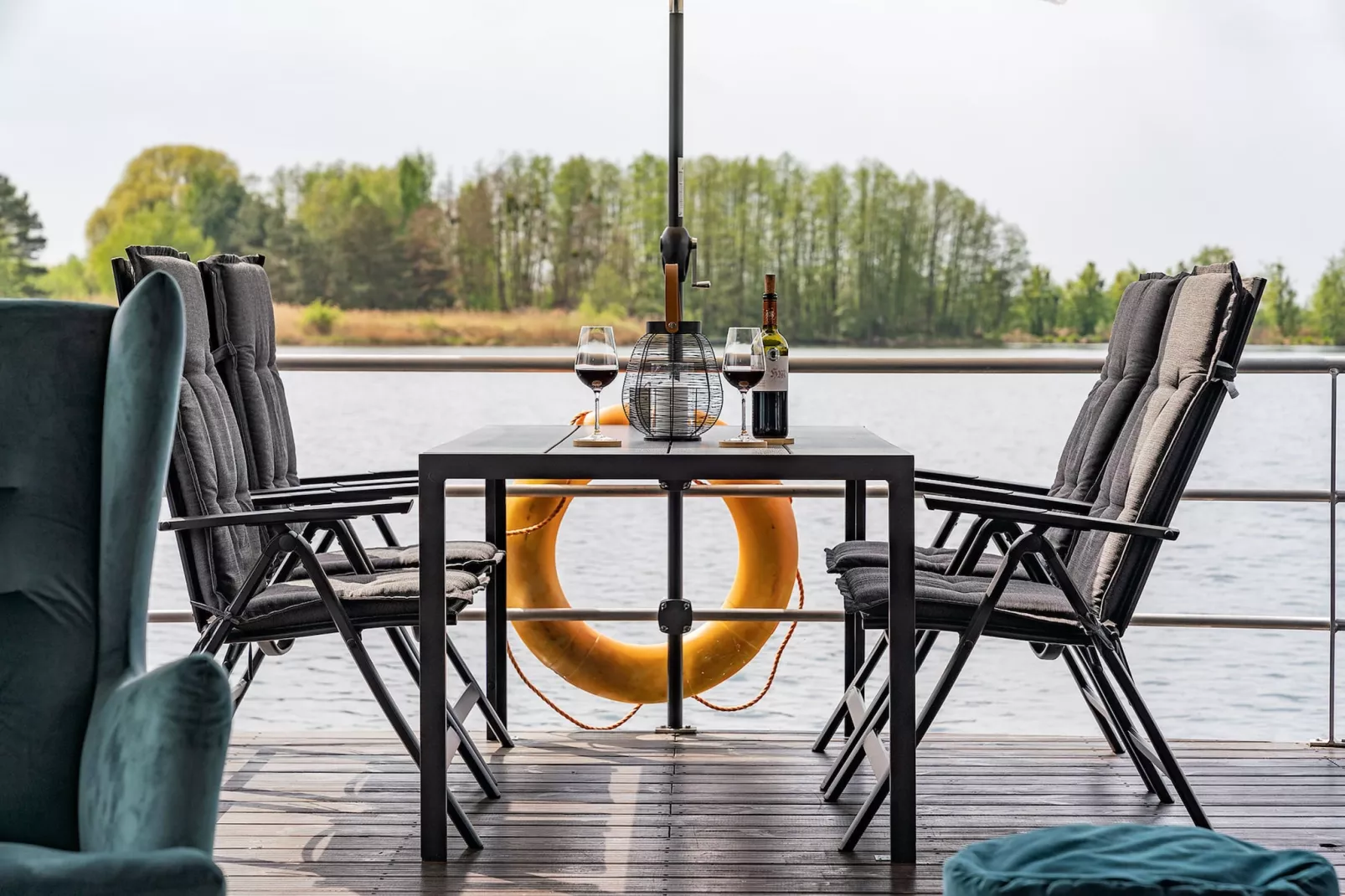 Hausboot in Zehdenick-Terrasbalkon