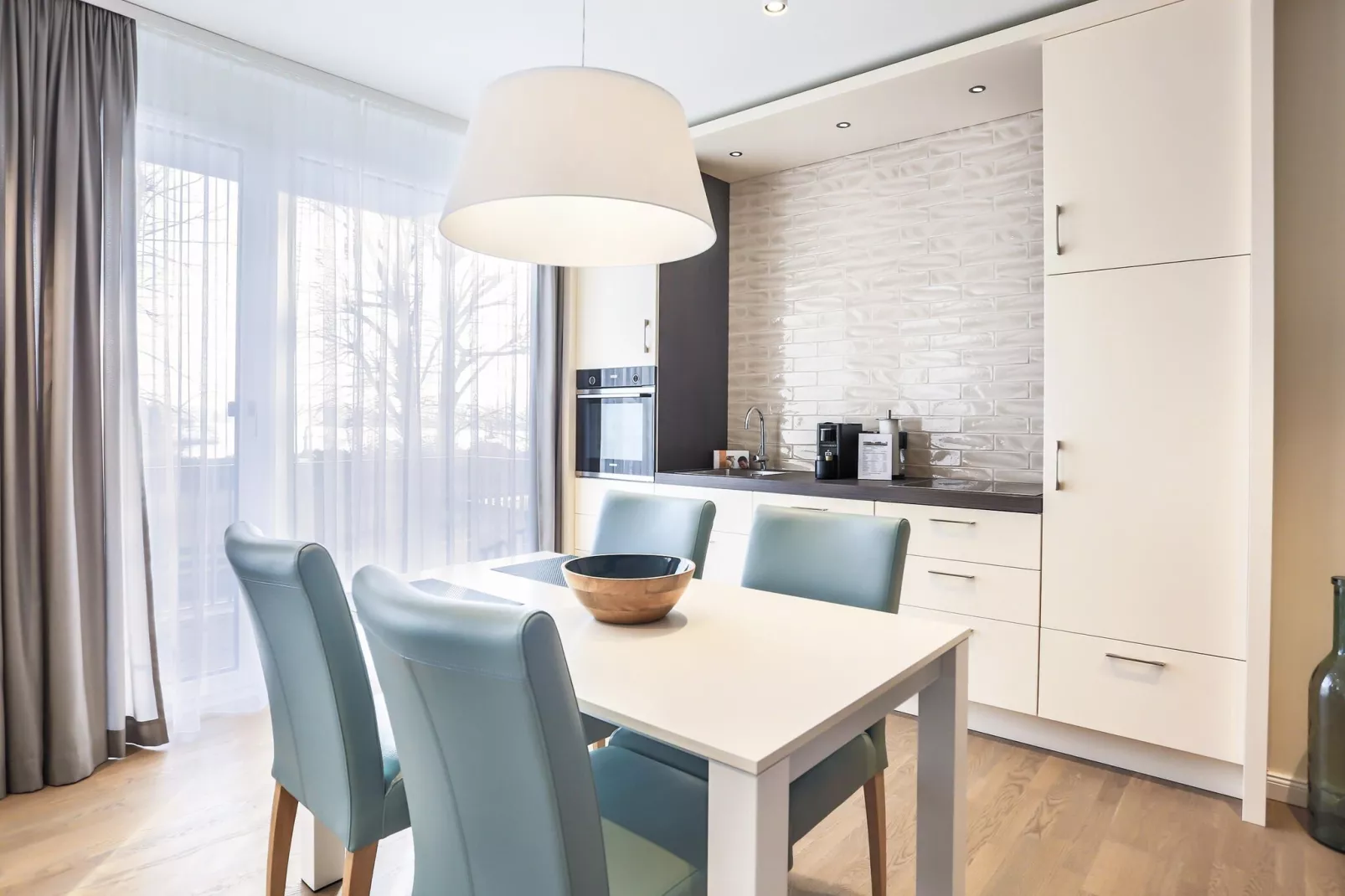 Apartments im MAREMÜRITZ Yachthafen Resort & Spa / Fortuna Suite Müritzblick 3 Personen-Keuken