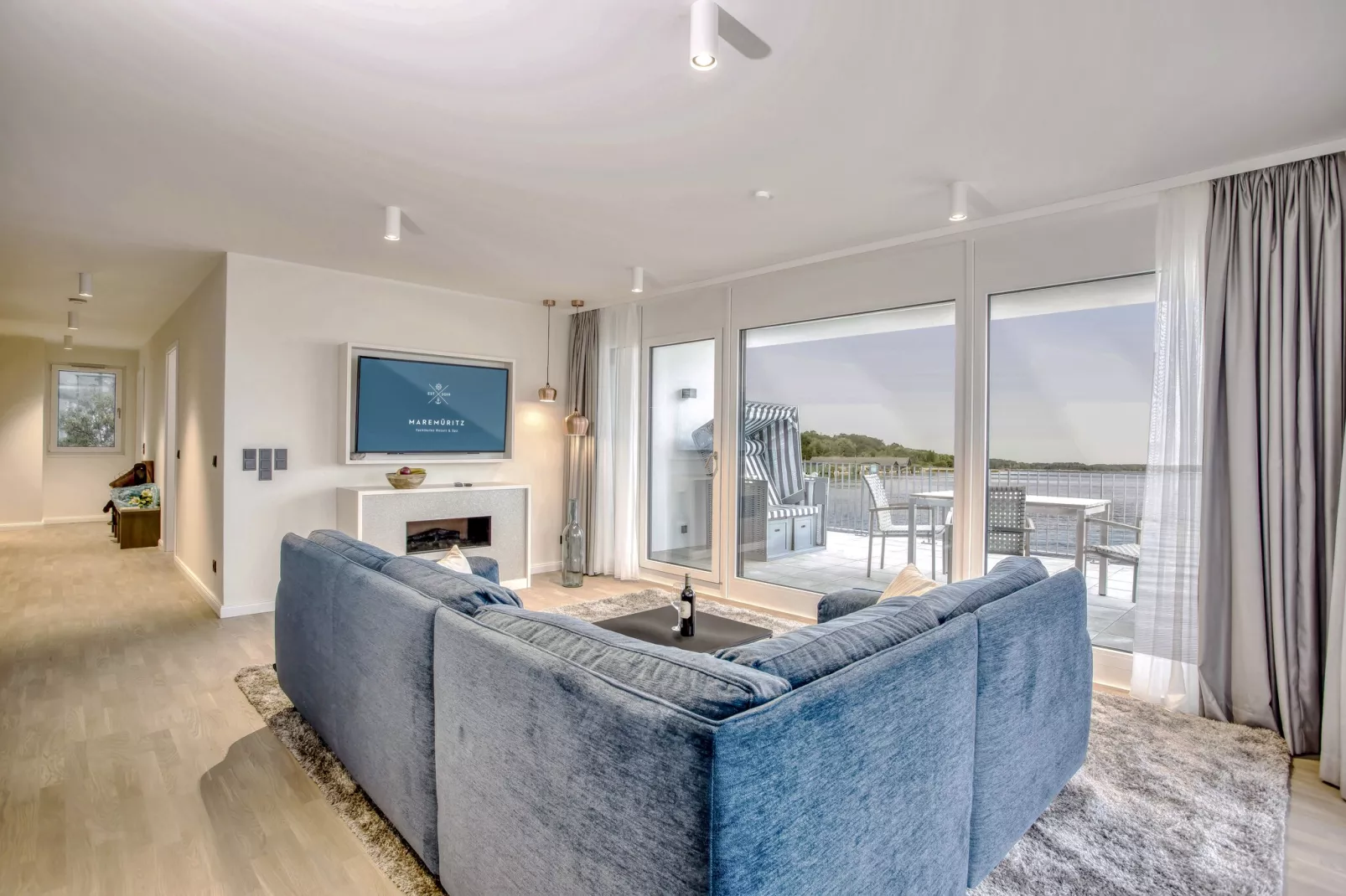 Apartments im MAREMÜRITZ Yachthafen Resort & Spa / Anker Penthouse Suite 2 Personen-Woonkamer
