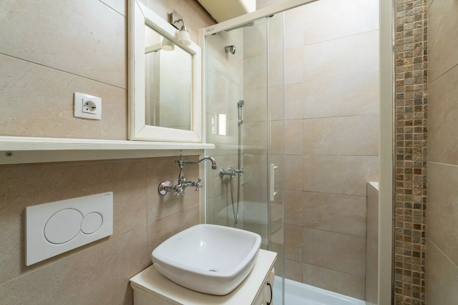 Guest House Lumin - Deluxe Double or Twin Room with City View (Second Floor) (BR2)-Badkamer