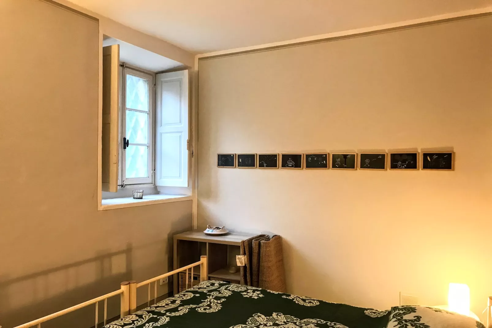 Ai Rronchi - piccolo appartamento con giardino a Cannero-Slaapkamer