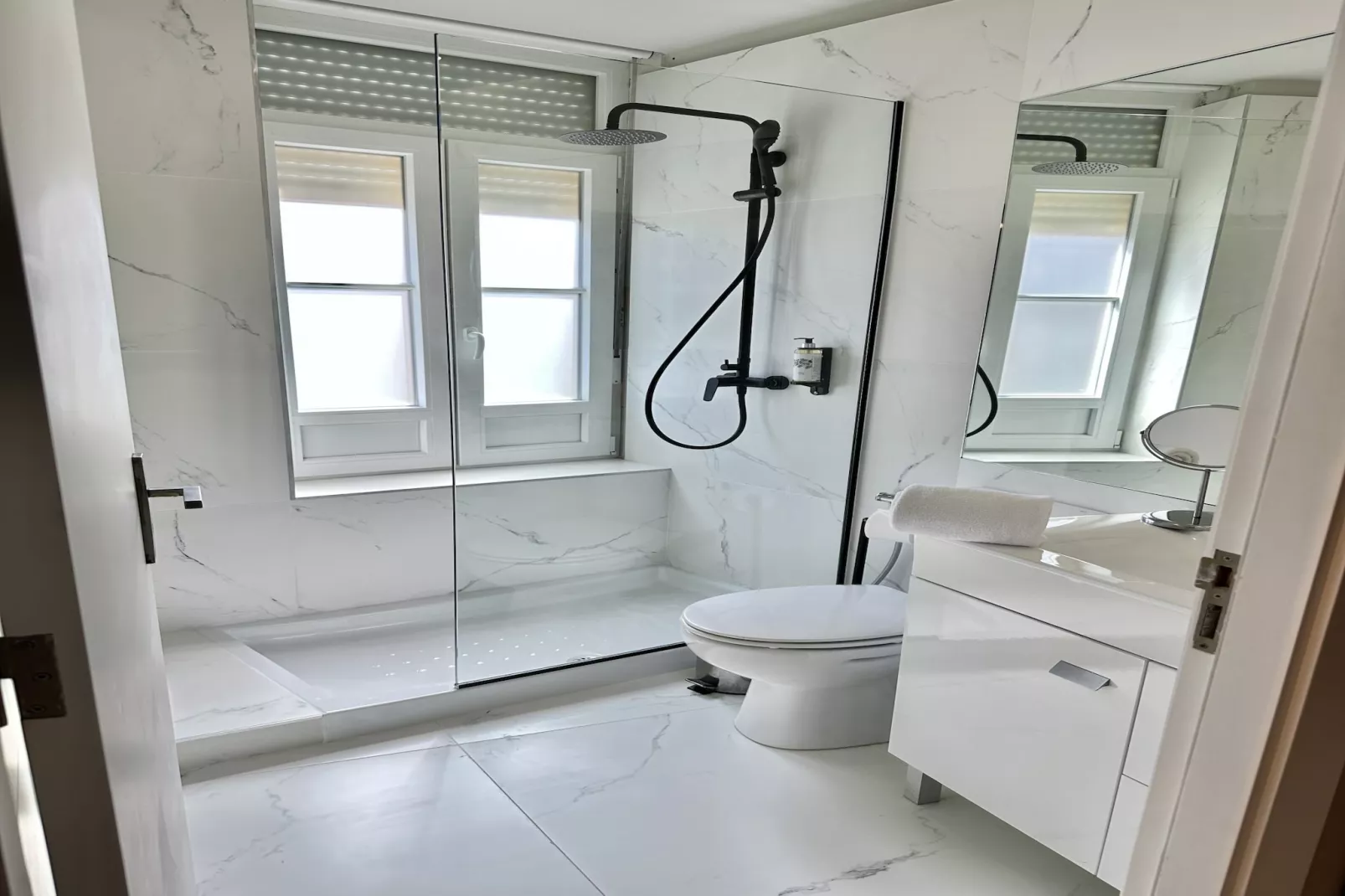 YOUROPO - Capela 2-Badkamer
