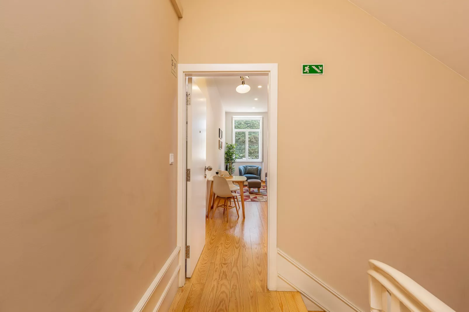 YOUROPO - Cosy 1-Woonkamer